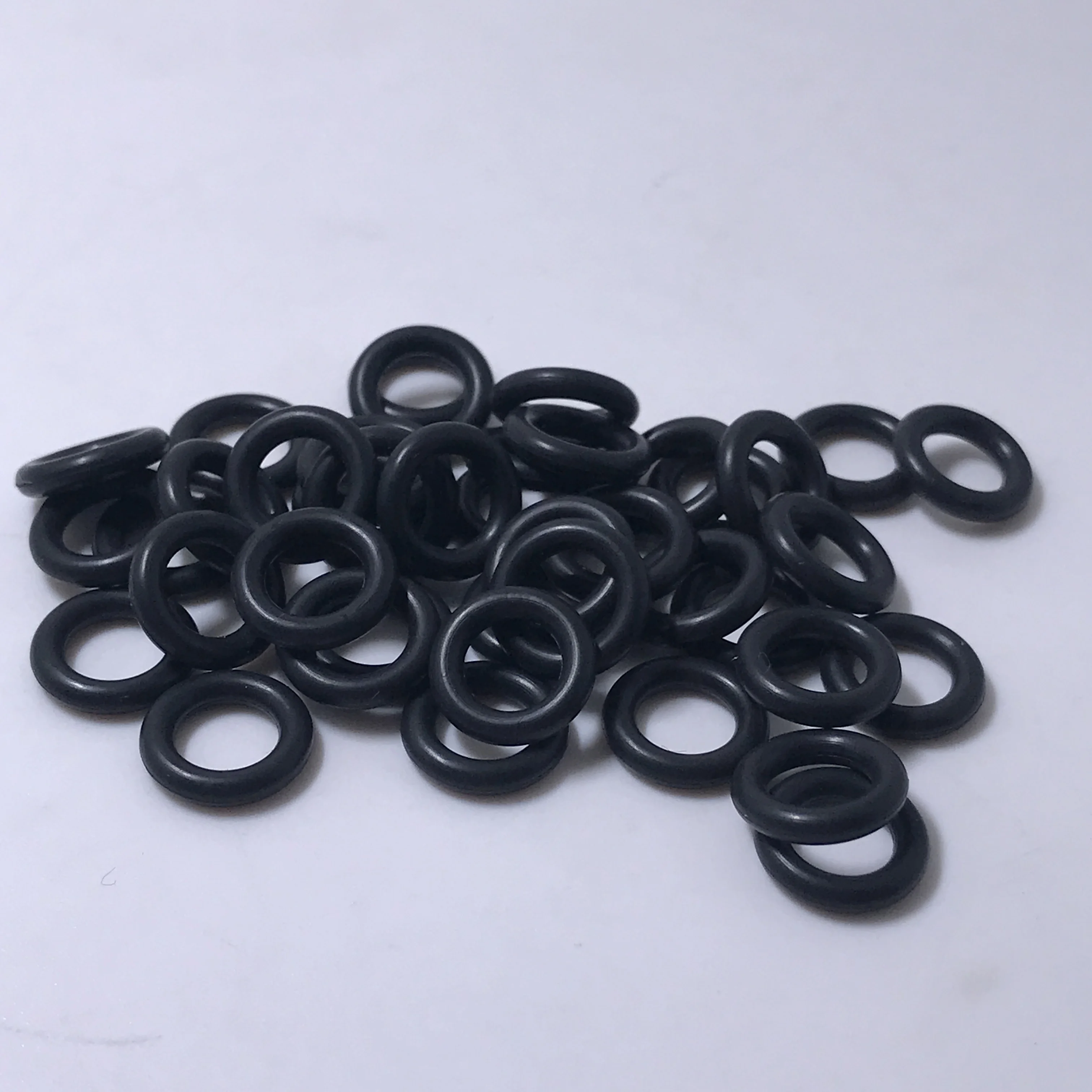 

Комплекты топливных форсунок Резиновое кольцо Прокладка Резина 21081 РАЗМЕР: 6,4*2,2 мм