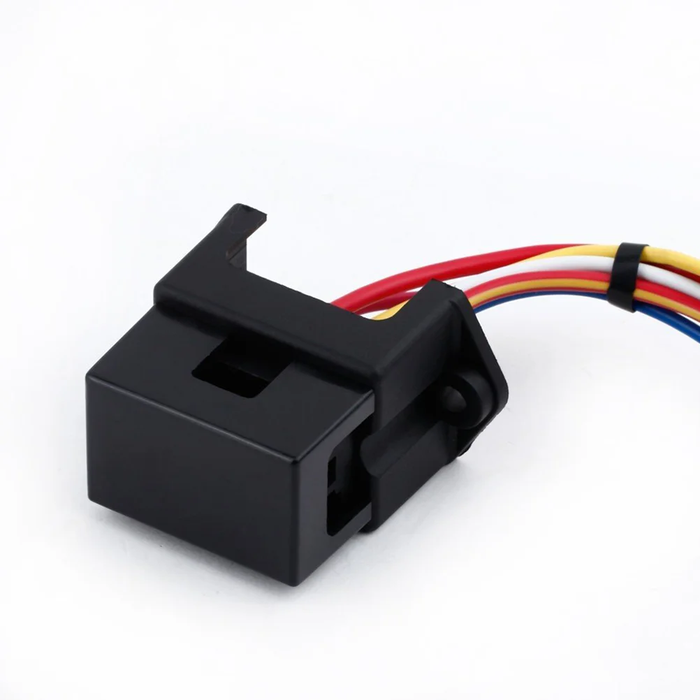 

4-Way 2-Input Fuse Holder Standard Circuit Fuse Board with 15cm Wire For Car Boat Marine Trike Truck (Fuse Not Included)