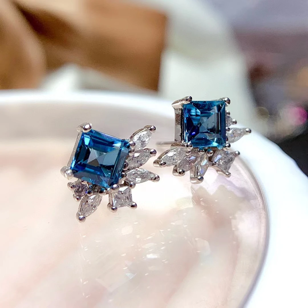 

Dazzling Gemstone Stud Earrings for Daily Wear 5mm 0.6ct VVS Grade Natural London Blue Topaz Earrings 925 Silver Earrings