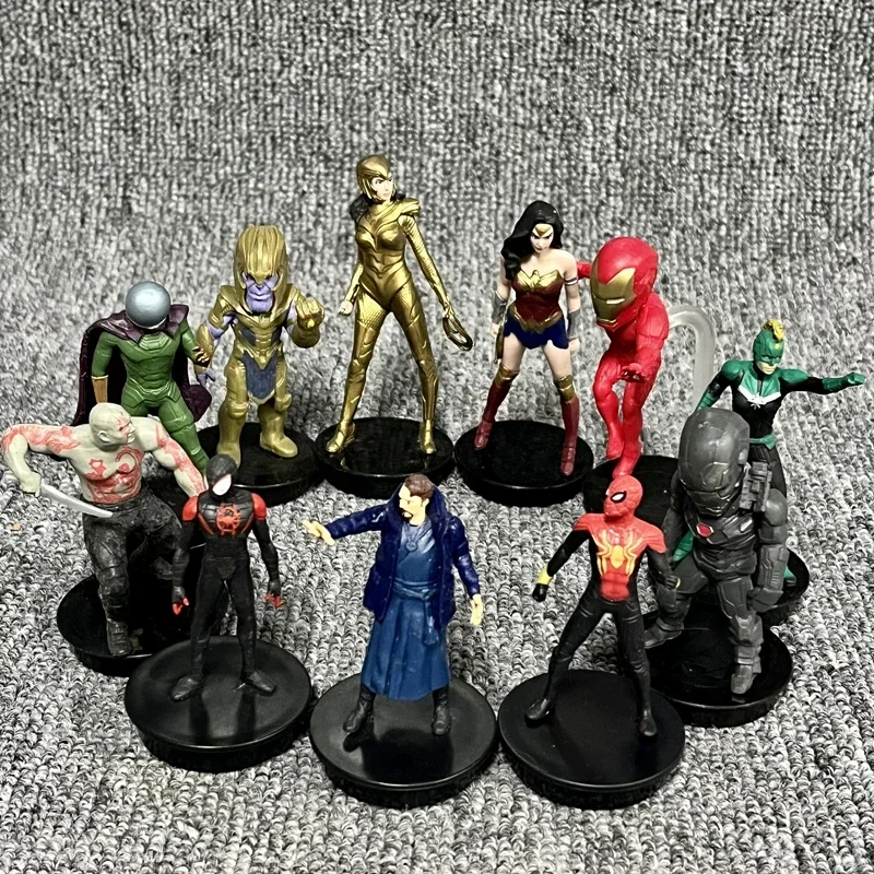 Коллекционная фигурка супергероев Marvel в ассортименте
