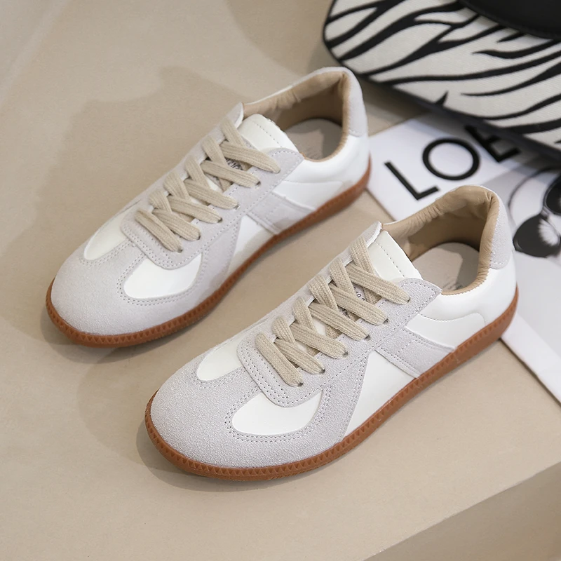

Spring 2022 Ladies Fashion All-match Sneakers Comfortable Tennis Shoes Soft Sole Flat Shoes Ladies Casual Shoes Running Shoes
