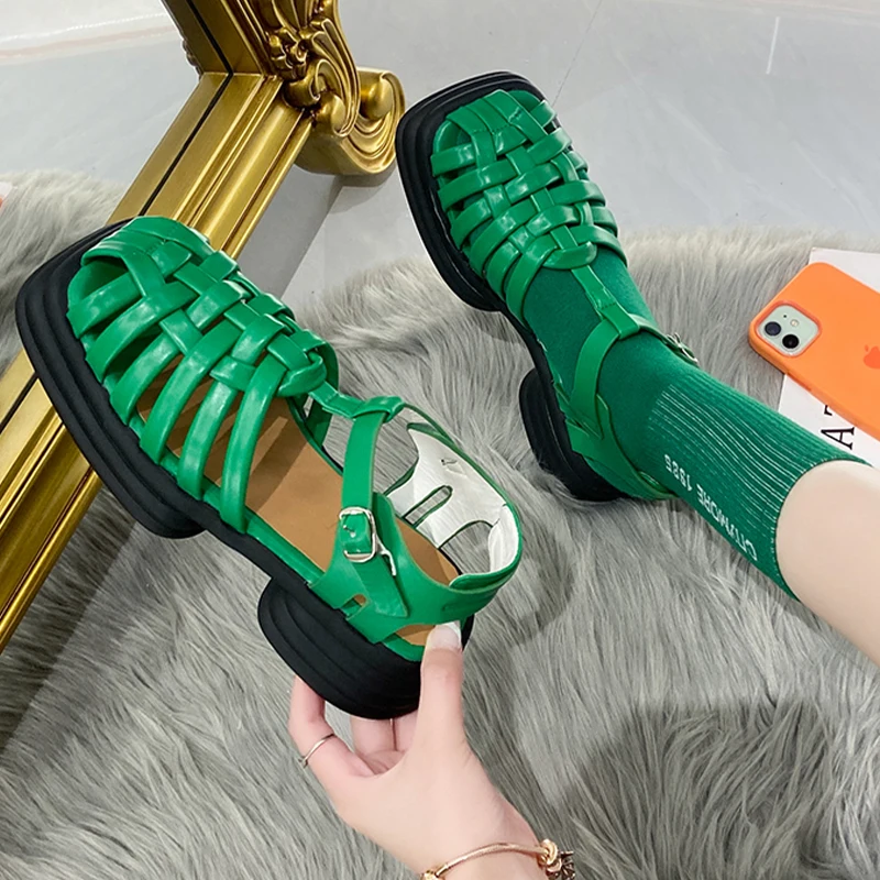 

Шлепанцы женские на платформе, римские сандалии, пляжные шлепанцы, плоская подошва, модная спортивная повседневная удобная обувь для вечер...