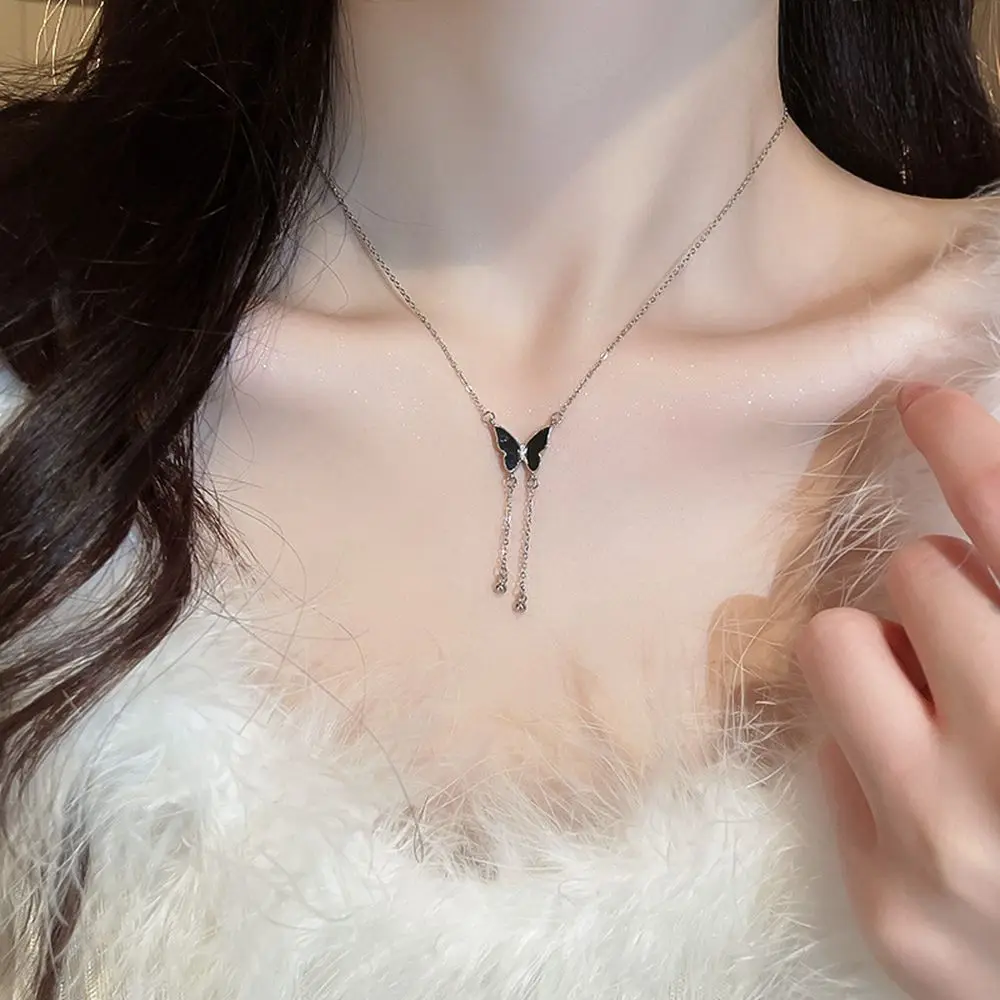 

Korean Fashion Zircon Black Butterfly Tassel Necklace for Women Lady Simple Temperament Daily Necklace Y2K Kpop Sweet Jewelry