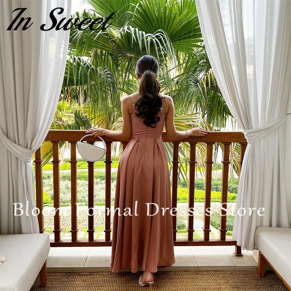 Женское вечернее платье без бретелек на тонких бретельках