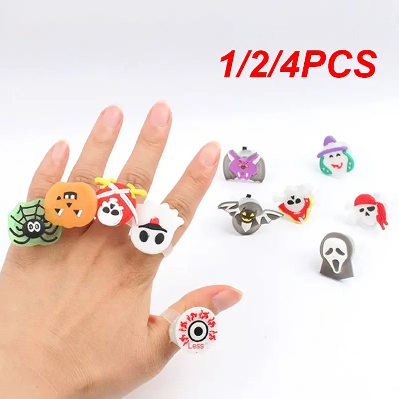 

1/2/4PCS /lot Halloween Christmas Flash Ring LED Glowing Ring Pumpkin Ghost Skull Santa Claus Rings For Kids Gifts Party