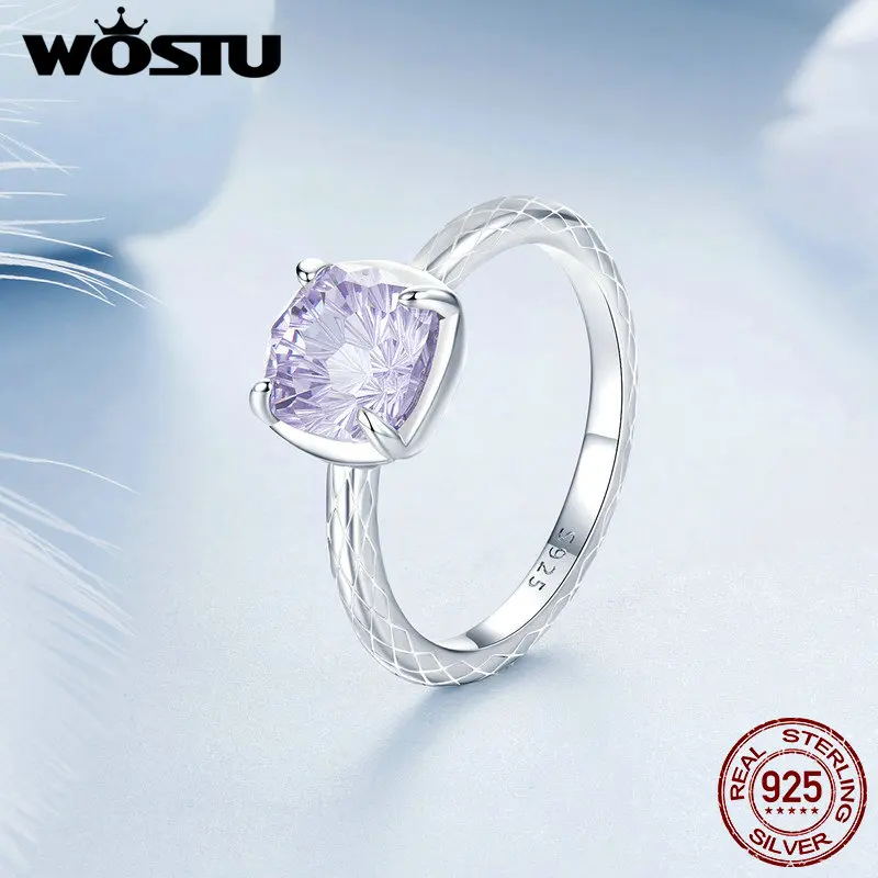 Женское кольцо из серебра 925 пробы с бриллиантами