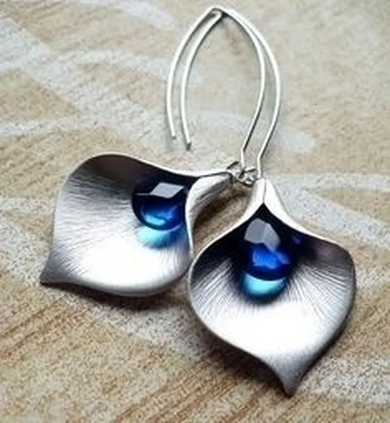 

Vintage Trendy Silver Color Inlaid with Blue Zircon Hook Dangle Earrings Noble Temperament Engagement Wedding Jewelry