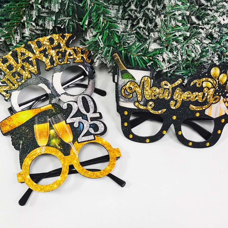 С Новым годом 2025 реквизит для фотосессии очки вечеринки в канун Нового года с