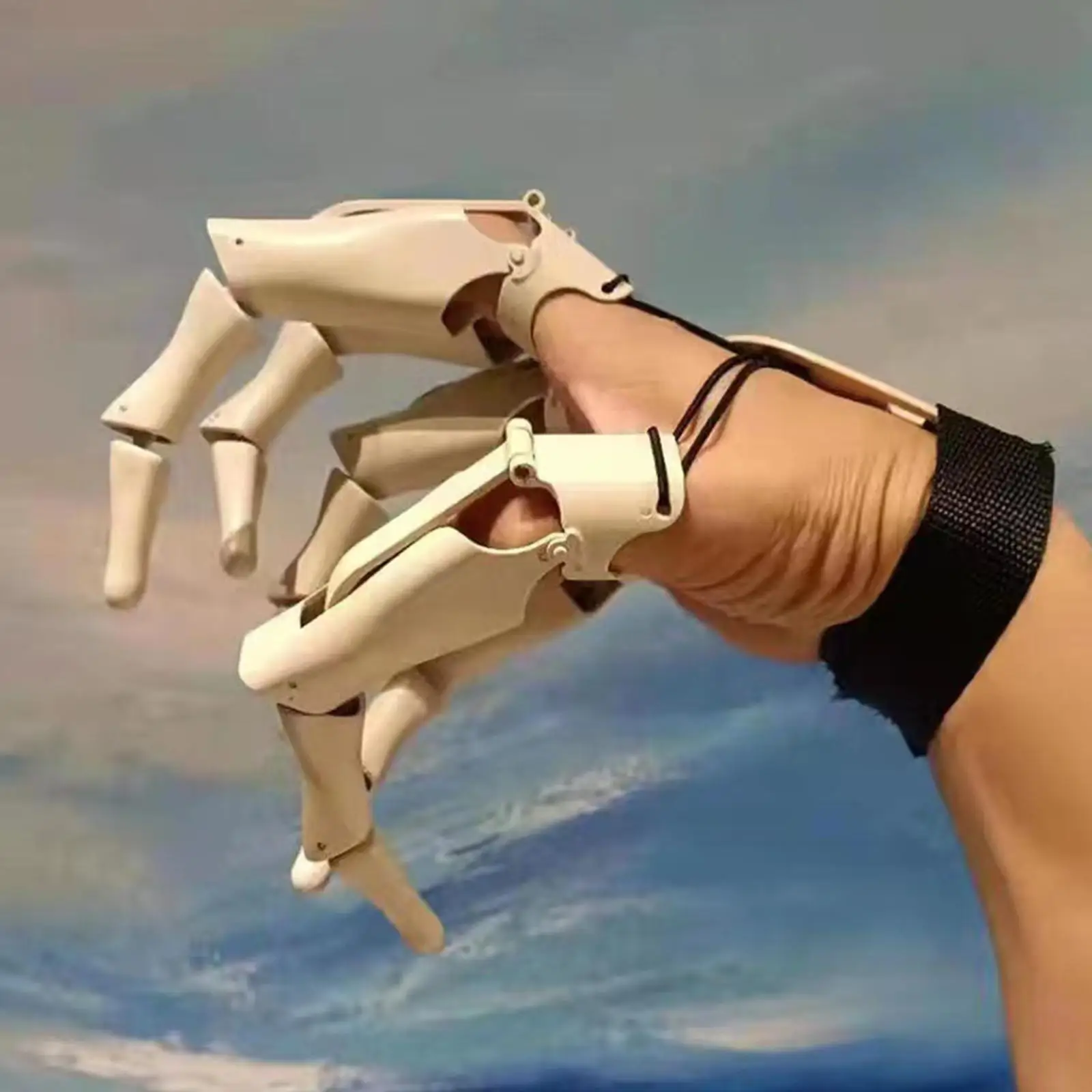 

Articulated Finger Gloves Flexible Funny Tricky Flexible Toy Costume Party Claw Props Hand Model Novelty & Gag Toys 1 Pair