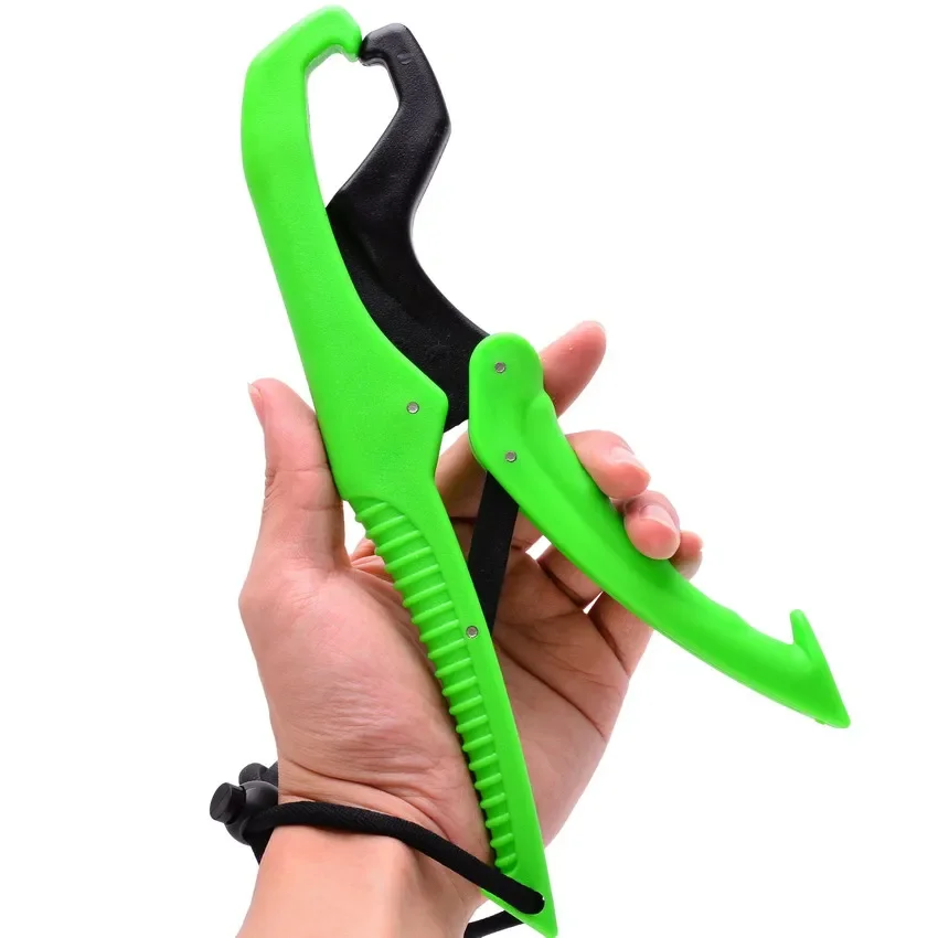 

16/24cm Fish Lip Gripper Grip Bass Trout ABS Fishing Pliers Gear Controller Fishing Tool Tackle Plastic Fishing Tools