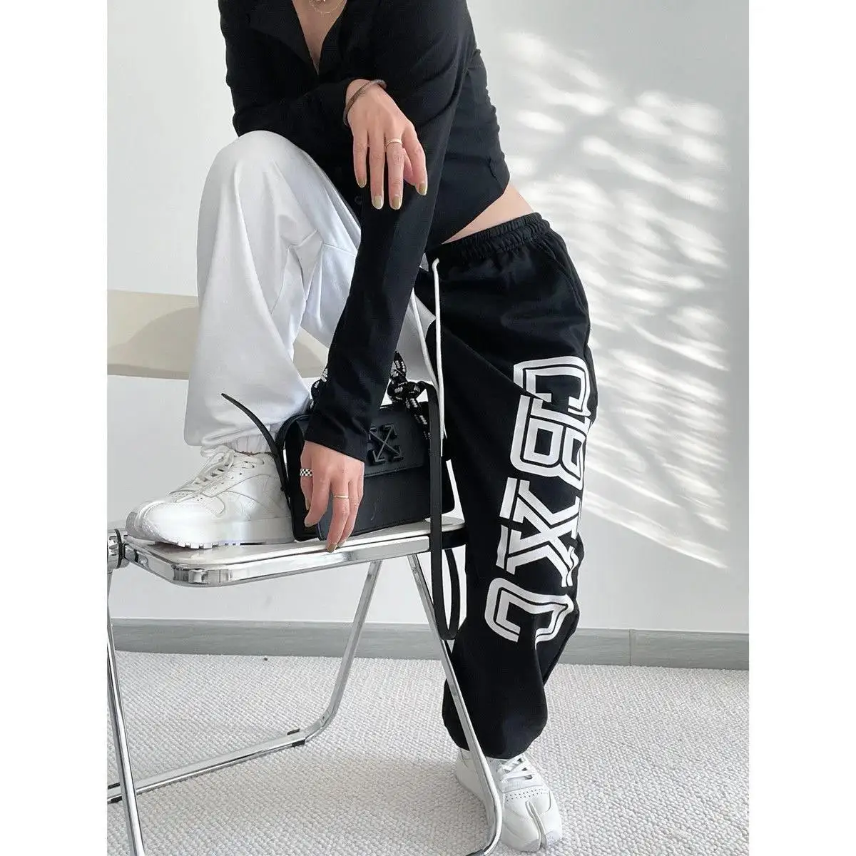 

Black and white stitching sweatpants letter print loose high waist bomb street hip hop casual trousers couple trousers pants