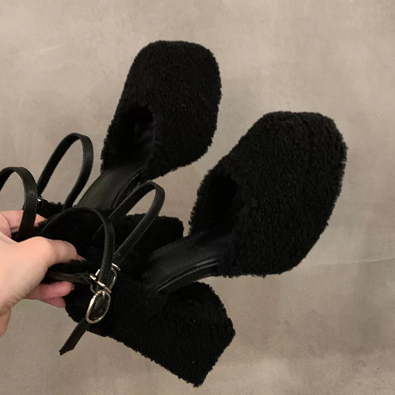 Женские пикантные туфли на высоком каблуке с мехом замшевые массивном мелком