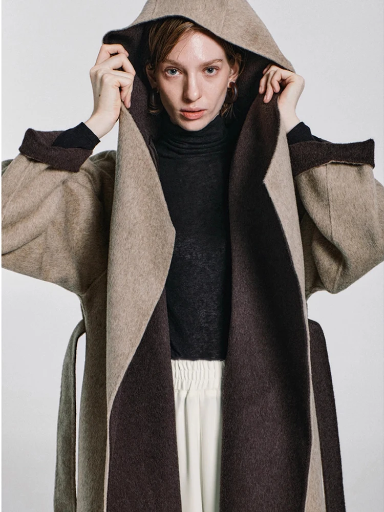 Офисная женская шерстяная куртка с капюшоном