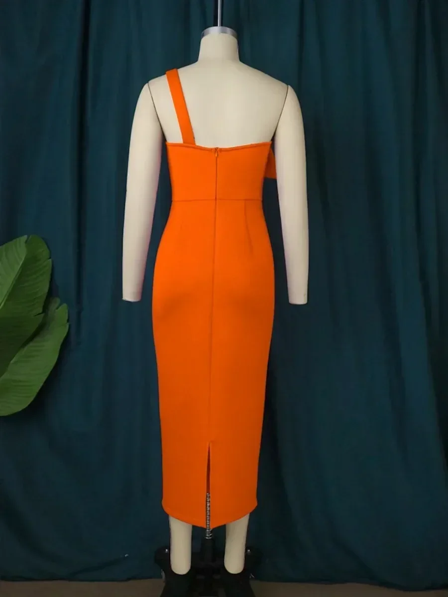 Вечернее платье фуксии на одно плечо с цветочным принтом