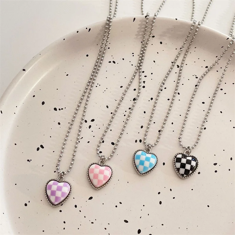 

Sweet Korean Enamel Black White Checkerboard Grid Lock Heart Pendant Necklace For Women Stainless Steel Choker Necklace