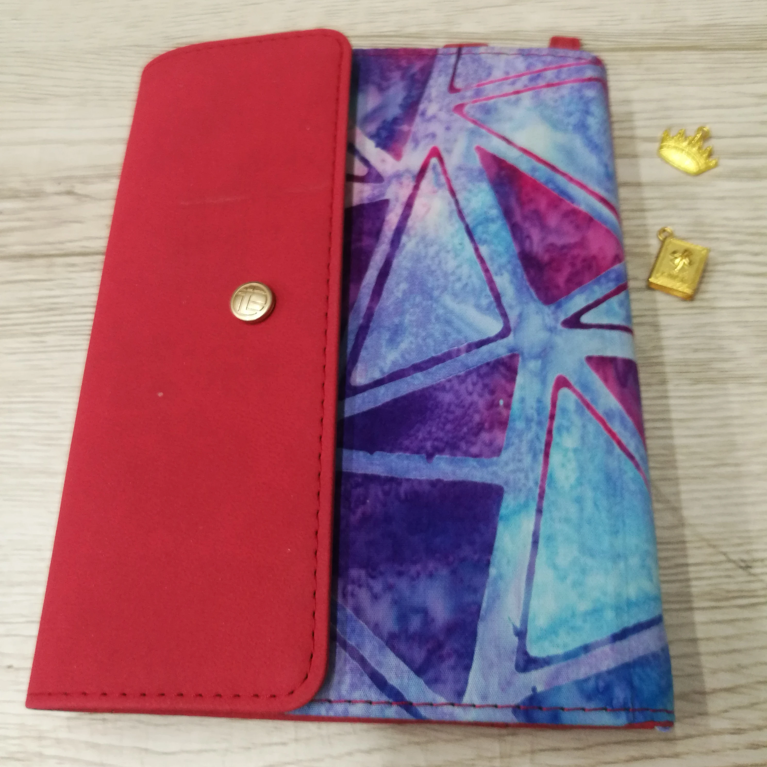 

The Fantasy World Cool Red Fashion Tripple Folded Journal A6 Daily Planner Book 256P Free Shipping