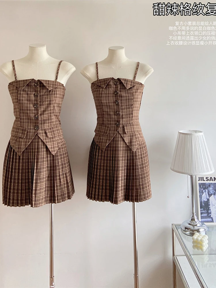 

Summer Women Design Sexy Gyaru Vintage Plaid Outfits 2 Piece Set Halter Tops + High Waist Mini Pleated Skirts Mori Girl Elegant