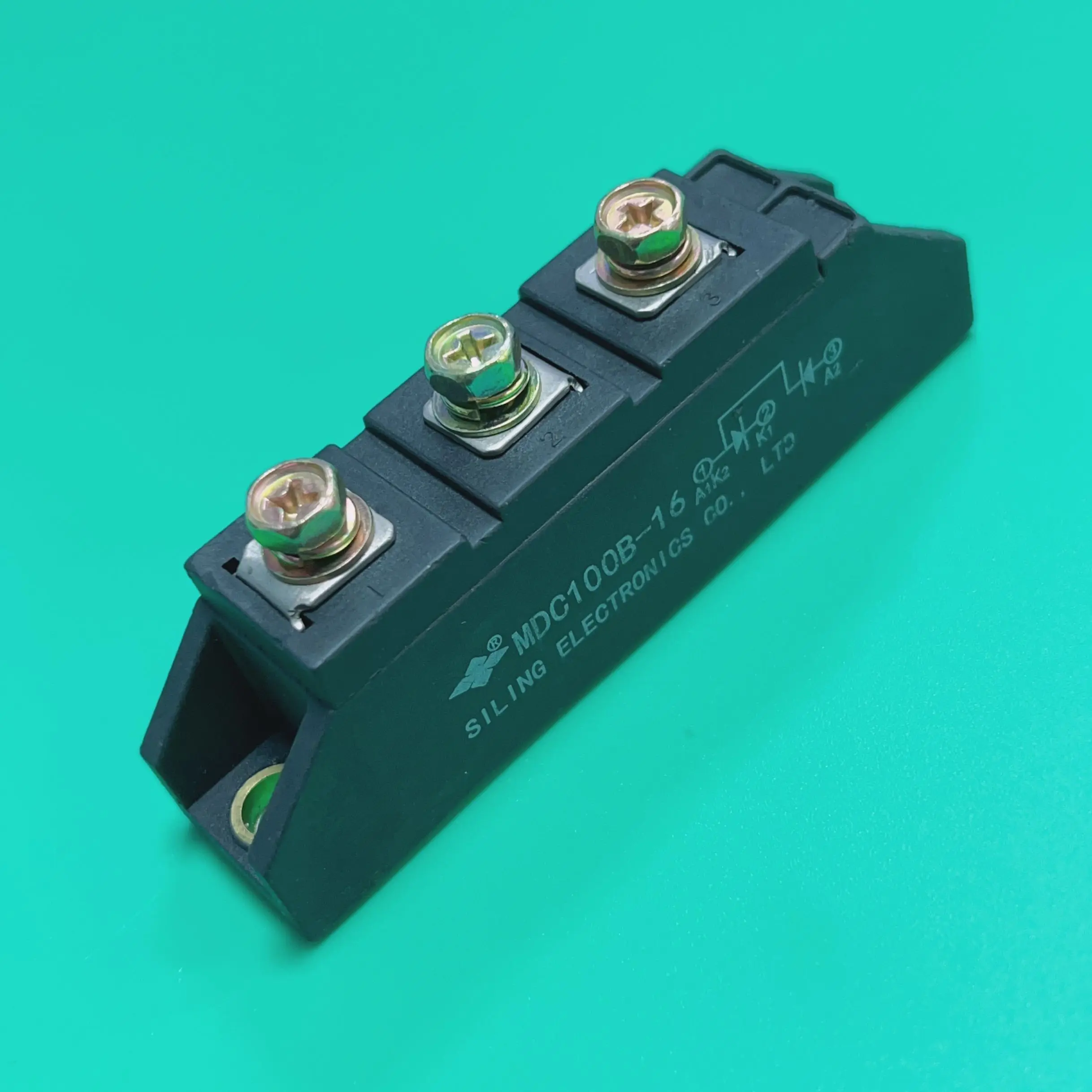 

MDC100B-16 IGBT MDC100 B-16 модуль диода мощности серии MDC100 разработаны для различных выпрямительных цепей MDC100B16 MDC 100B-16