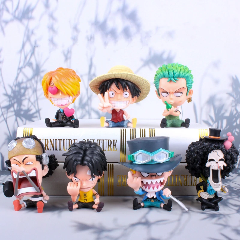 

Sitting one piece luffy female emperor sauron, ace hand run hand blind box of furnishing articles exhibition