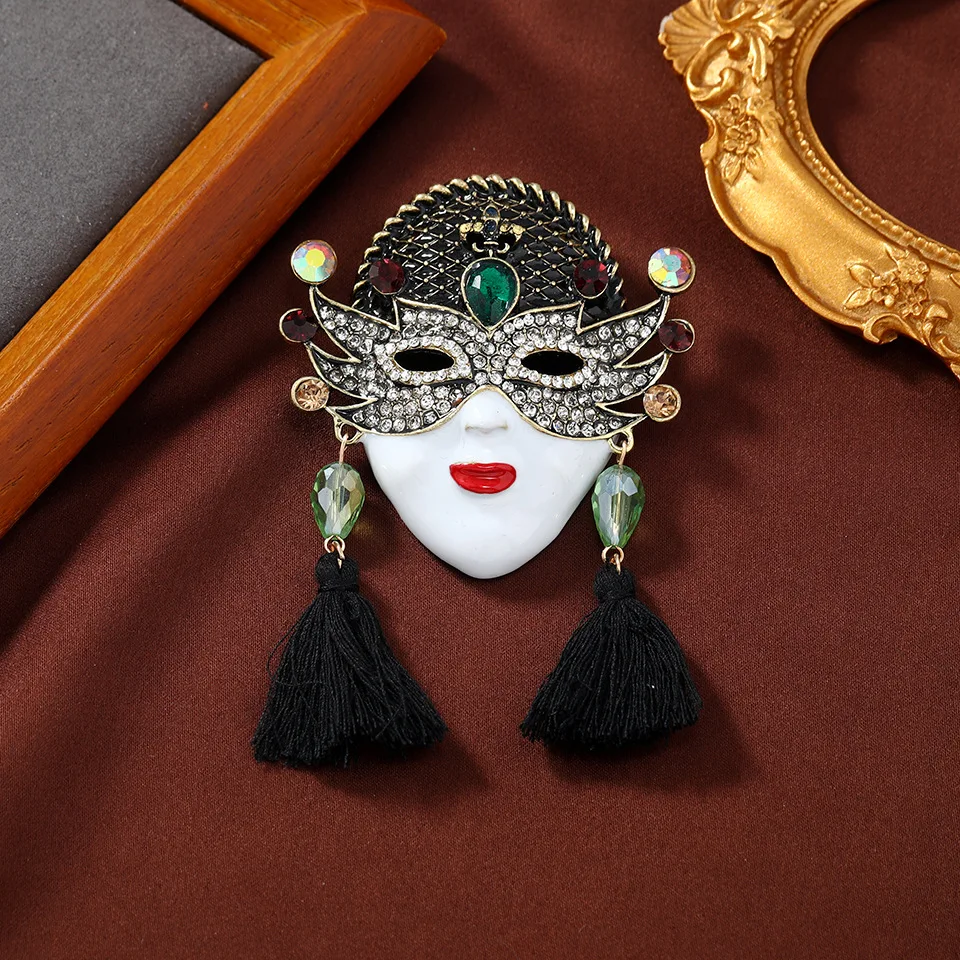 

Exaggerated Vintage Enamel Queen Mask Tassel Brooch Featured Ethnic Style Holiday Accessories Badges Popular Faces Corsage Pins