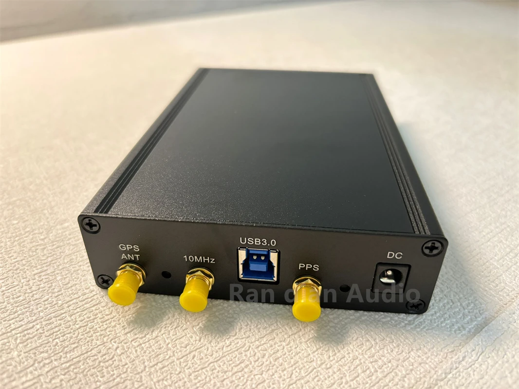 B200 USRP B210 совместим с оригинальной производительностью версии. 1PPB (0 001PPM) Частота: 70