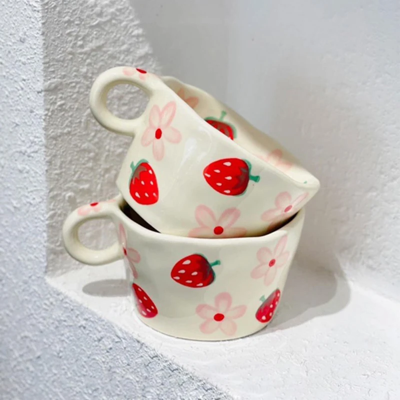 Купи Ins Hand Painted Strawberry Mug Hand-pinch Ceramic Sakura Cup Cute Little Flower Espresso Coffee Milk Cups Gift For Kids Girls за 1,260 рублей в магазине AliExpress