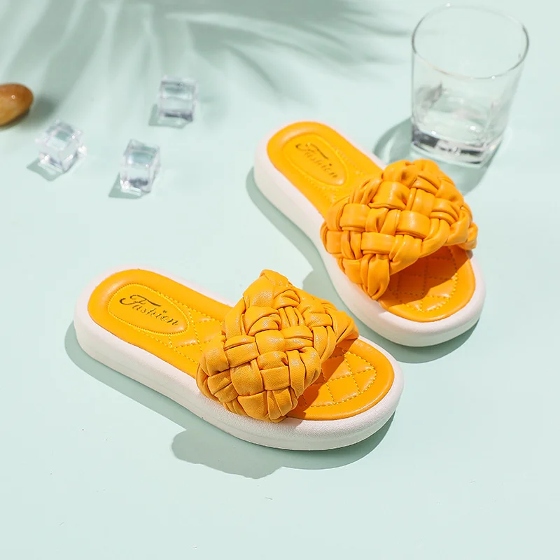 

Fashion sandals for girls 2022 summer children's new fashion thick bottom non-slip princess beach slippers yellow shoes