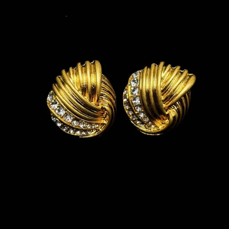 Винтажные стильные позолоченные серьги с перегравированной спиральной