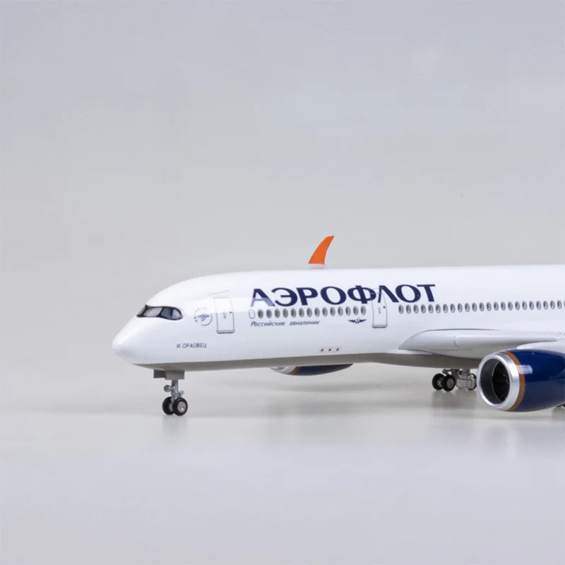 С колесами и подсветкой модель самолета авиационного Аэрофлота аэробус A350