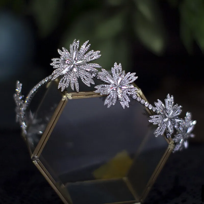 

Luxury Flowers Soft Hairbands Bride Tiaras and Crowns Rhinestone Crystal Diadem Wedding Headdress Bridal Hair Jewelry Ornaments