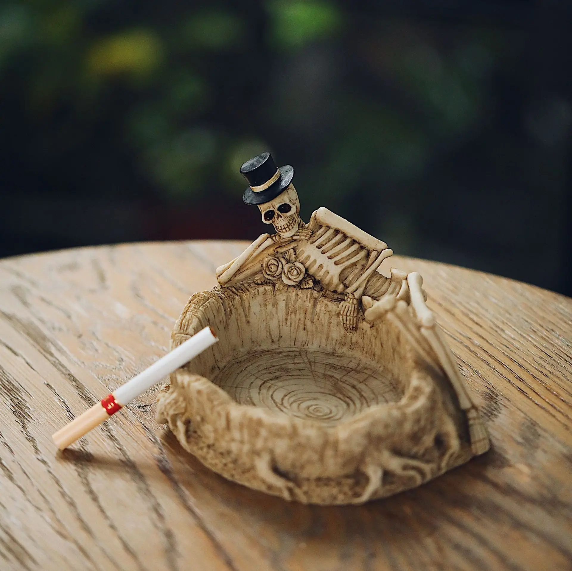 

Retro Resin Skull Ashtray Beauty Personality Fashion Accessories Gothic Cigarette Ash Tray Home Offer Decor Gifts Between Lovers