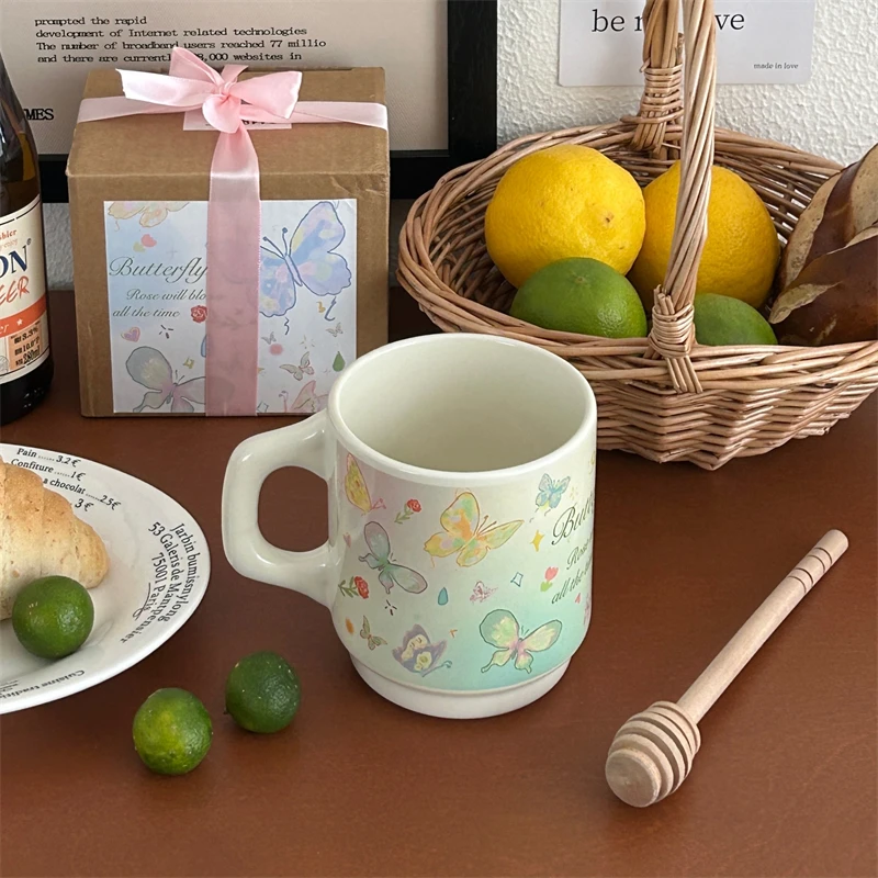 Керамическая кружка с рисунком бабочки