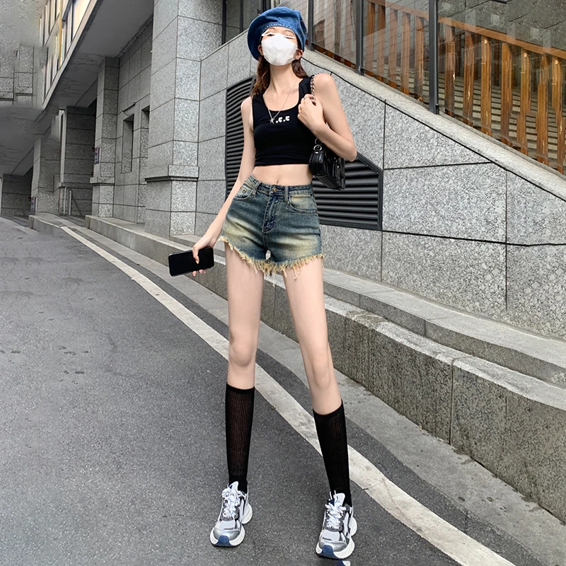 Real time photo of jeans women's shorts blue casual summer American retro worn-out rough edges small figure Korean version hot p