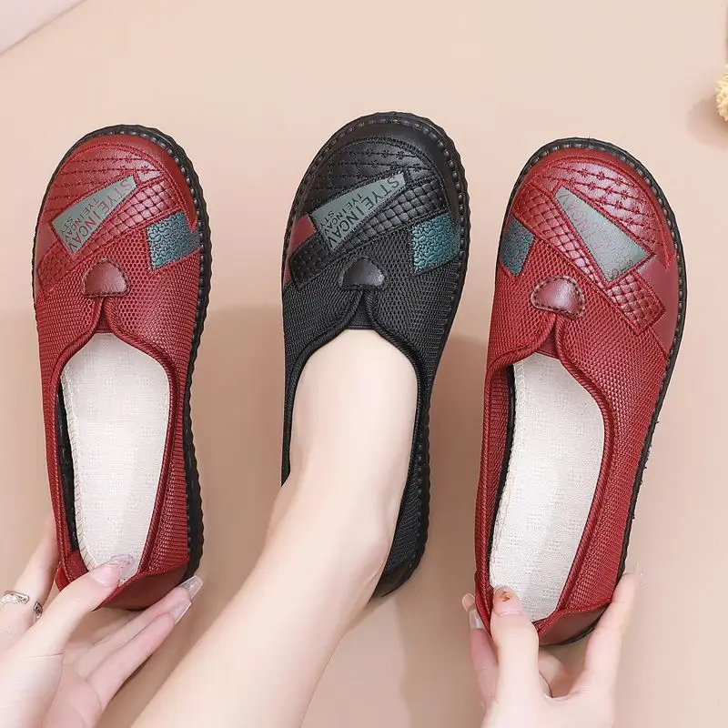 Flat Shoes Ladies 2023 New Mesh Breathable Sneakers Light Women Summer Loafers Soft Sole Comfortable Mom Flats Shoes Moccasins