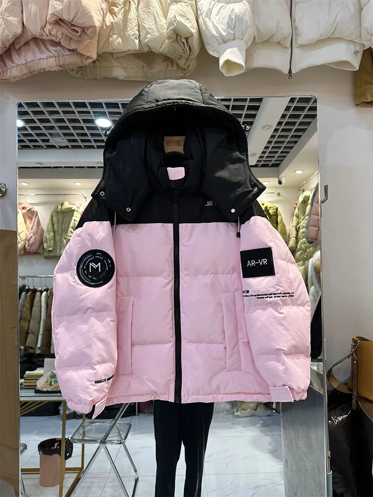 Женский пуховик с капюшоном утепленная короткая спортивная куртка на белом