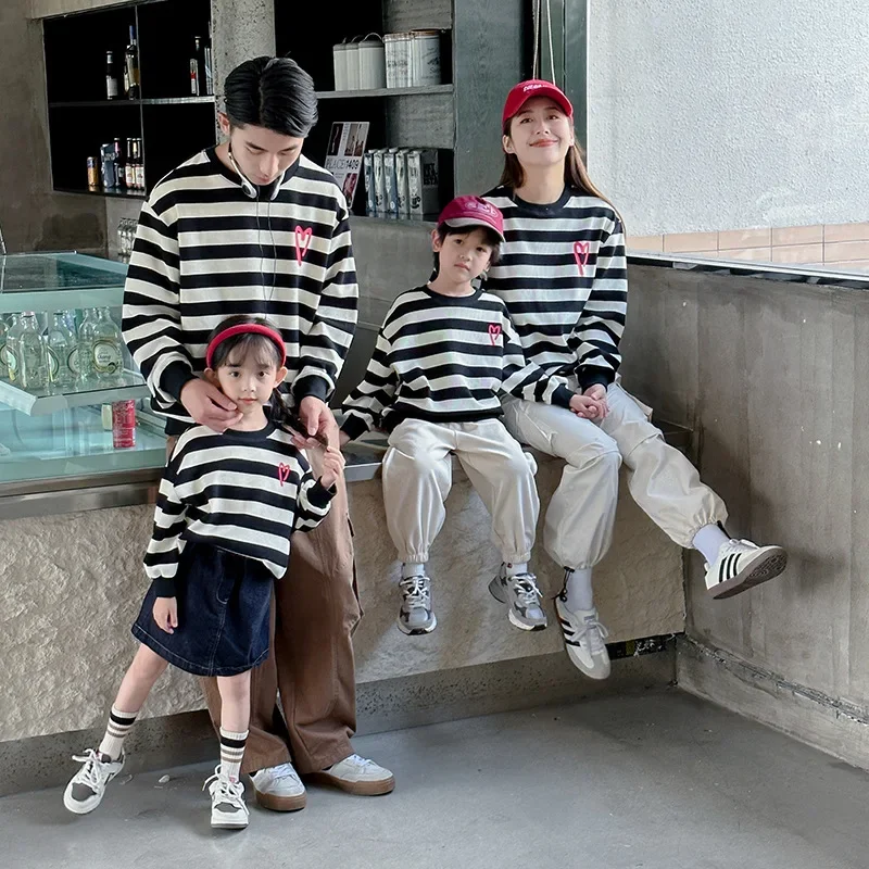 Новинка весна-осень 2023 Одинаковая одежда для всей семьи футболка с длинным
