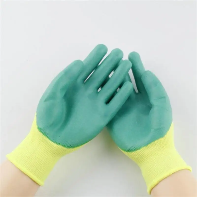 

Colorful And Fashionable Anti Bite Gloves Suitable For Various Humid Environment Operations Rubber Glove Training Pet Gloves