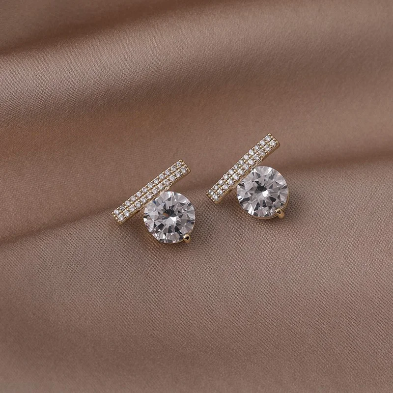 

Korea Simple Fashion Crystal Earrings Woman Exquisite Temperament Statement Earrings Luxury Jewelry Accessories Wholesale