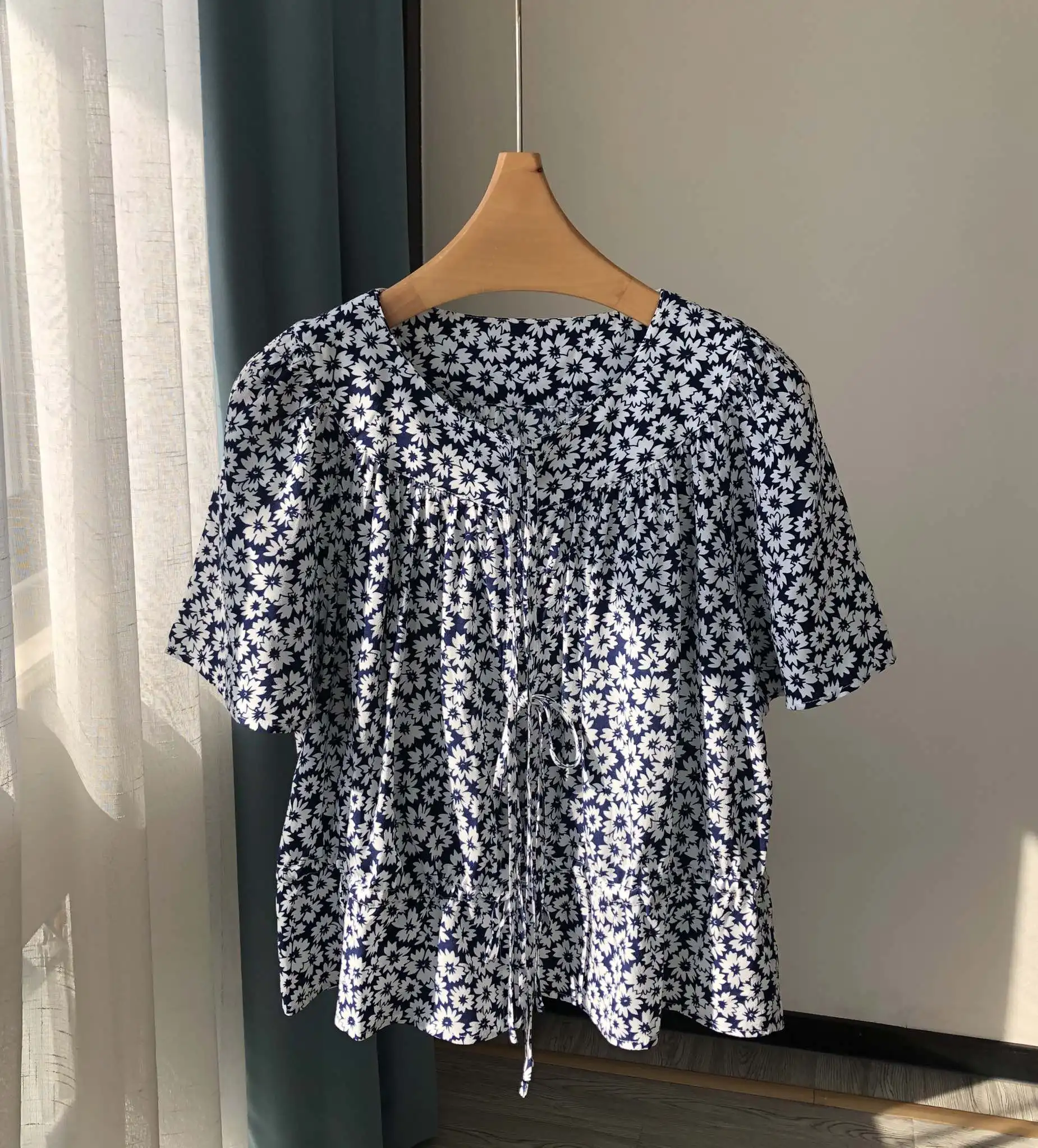 

2023 spring and summer women's clothing fashion new Floral Top Short Sleeve Shirt 0504