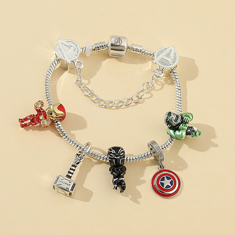 

Marvel Superhero Movie Charm Bracelet The Avengers Iron Man Hulk Spider Man Beads Bracelet Trend Metal Pendant Jewelry Bracelet