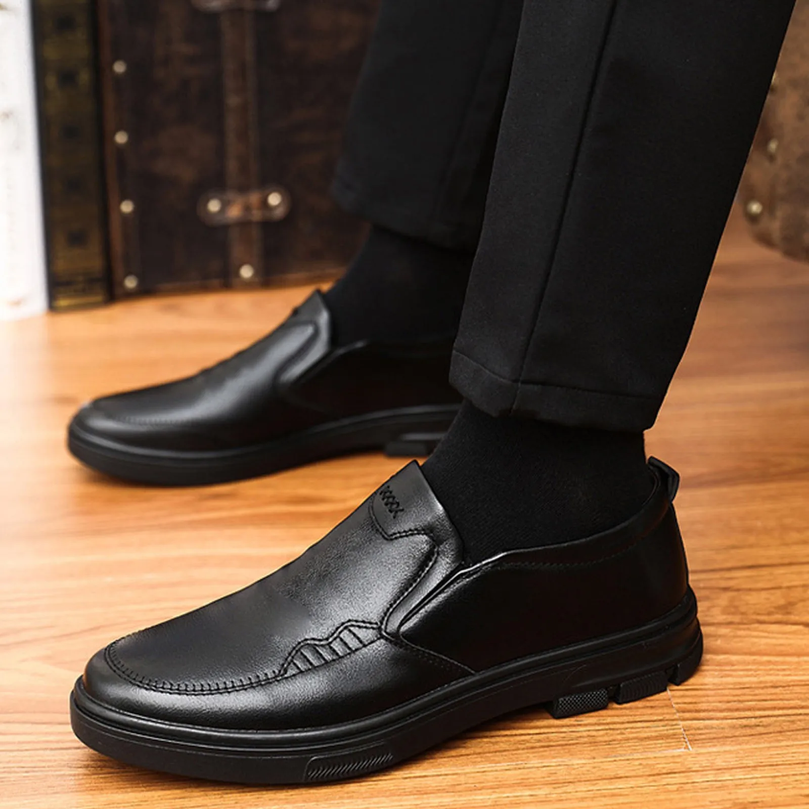 Мужская обувь кожаная повседневная на мягкой подошве с низким берцем новый стиль