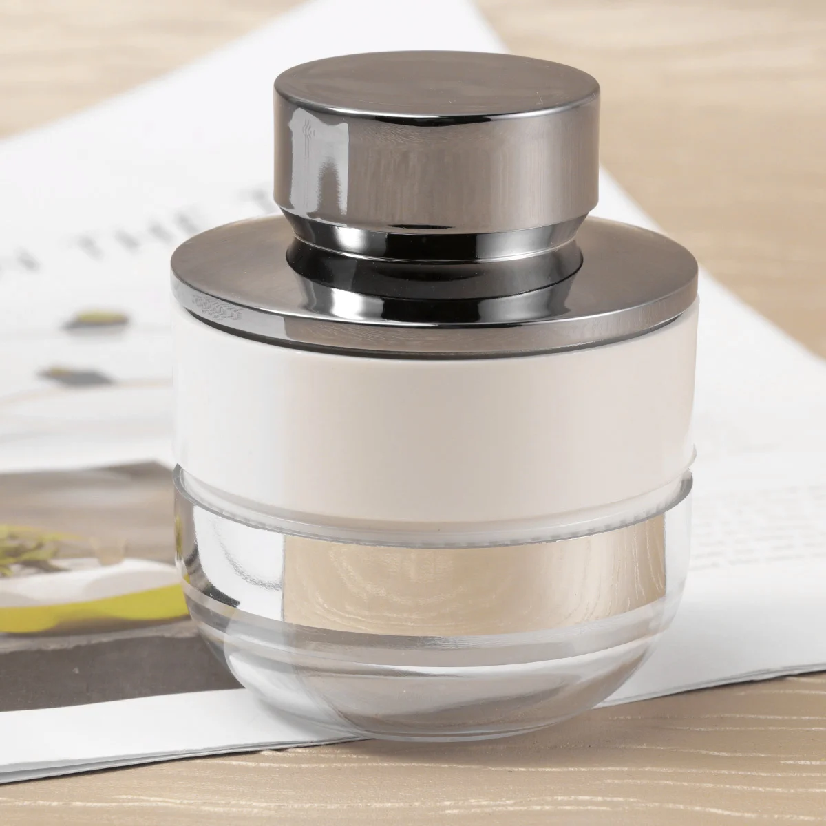 

Large Empty Powder Container Jars with Puff for Travel, Powder Puff Case for Makeup with Sifter for ( 1PC 15g )