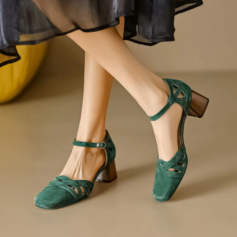 Leather Bowhead Hollow Sandals Women's Summer New French Retro Style One Line Buckle Chunky Heel Roman Sandals C1001