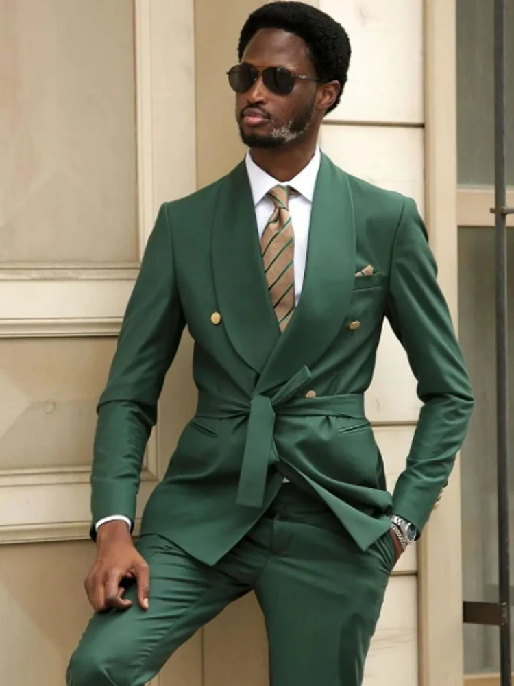 Костюм мужской двубортный