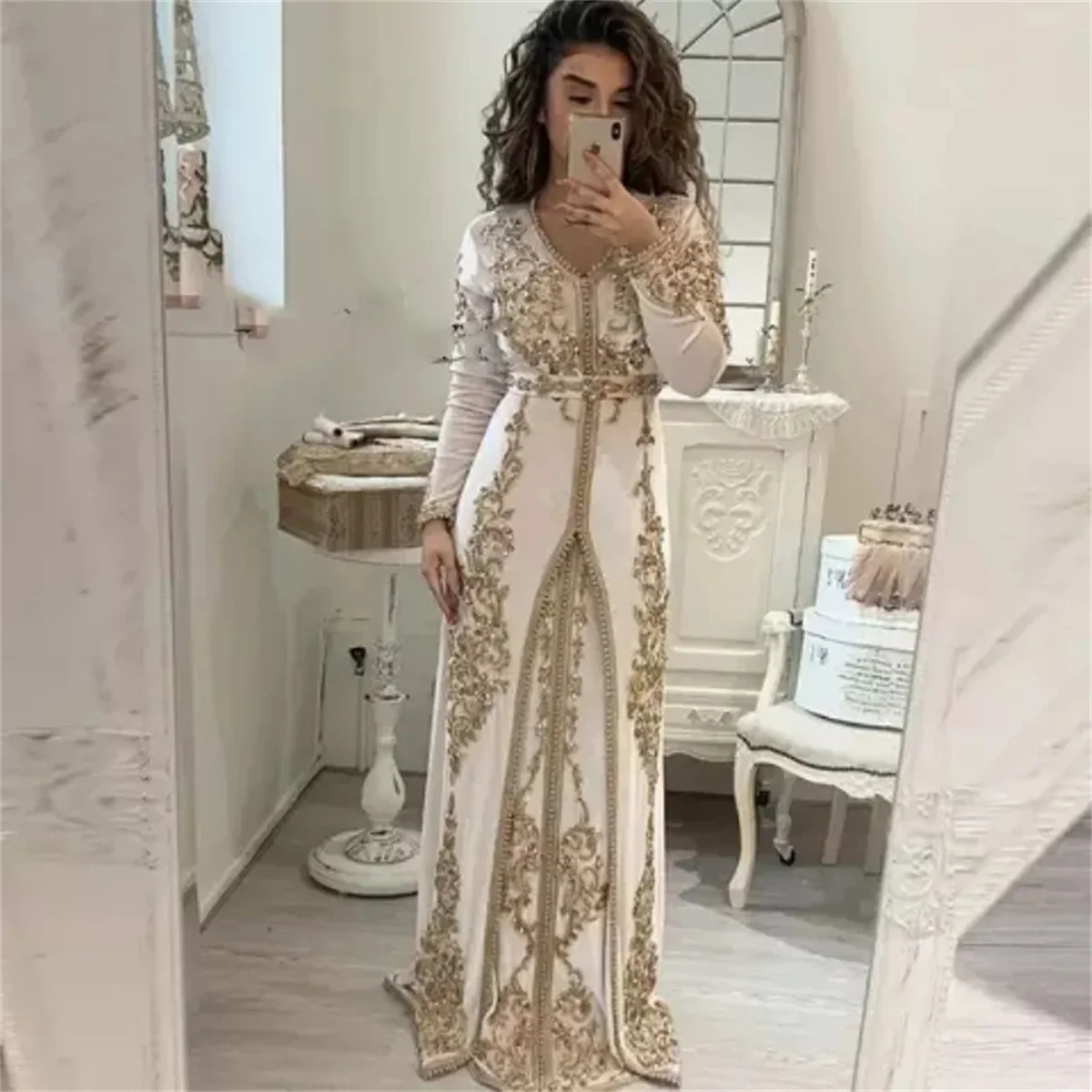 

Elegant Moroccan Kaftan Muslim Evening Dresses Long Sleeve Appliques Golden Lace Islamic Saudi Arabia Dubai Formal Party Gowns