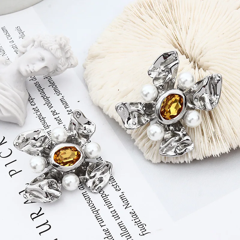 

Flower Pearl Factory Wholesale Personality Simple Earring Stud Earrings