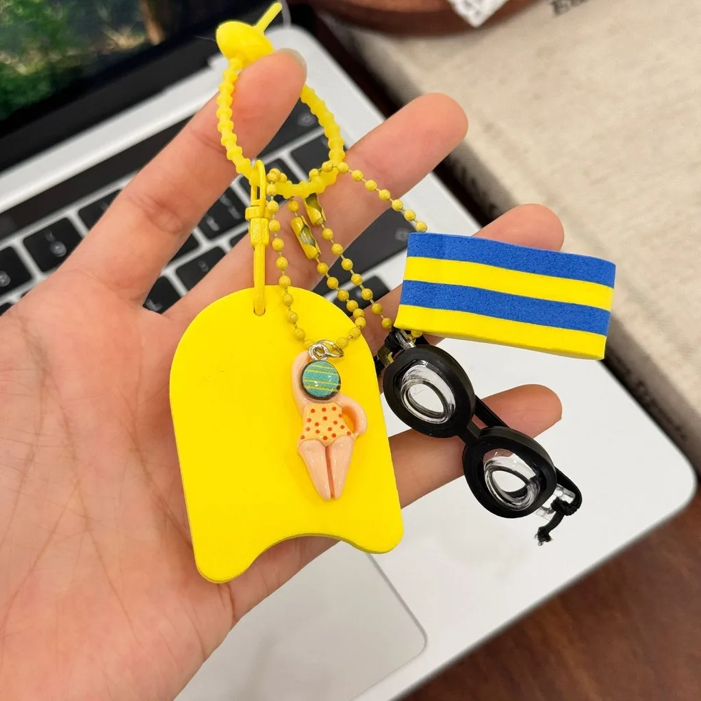 Фото Изысканный мини-брелок для ключей в виде плавательной доски, подвеска в виде очков для плавания, милый брелок-шарм для рюкзака, подарок для ключей №2