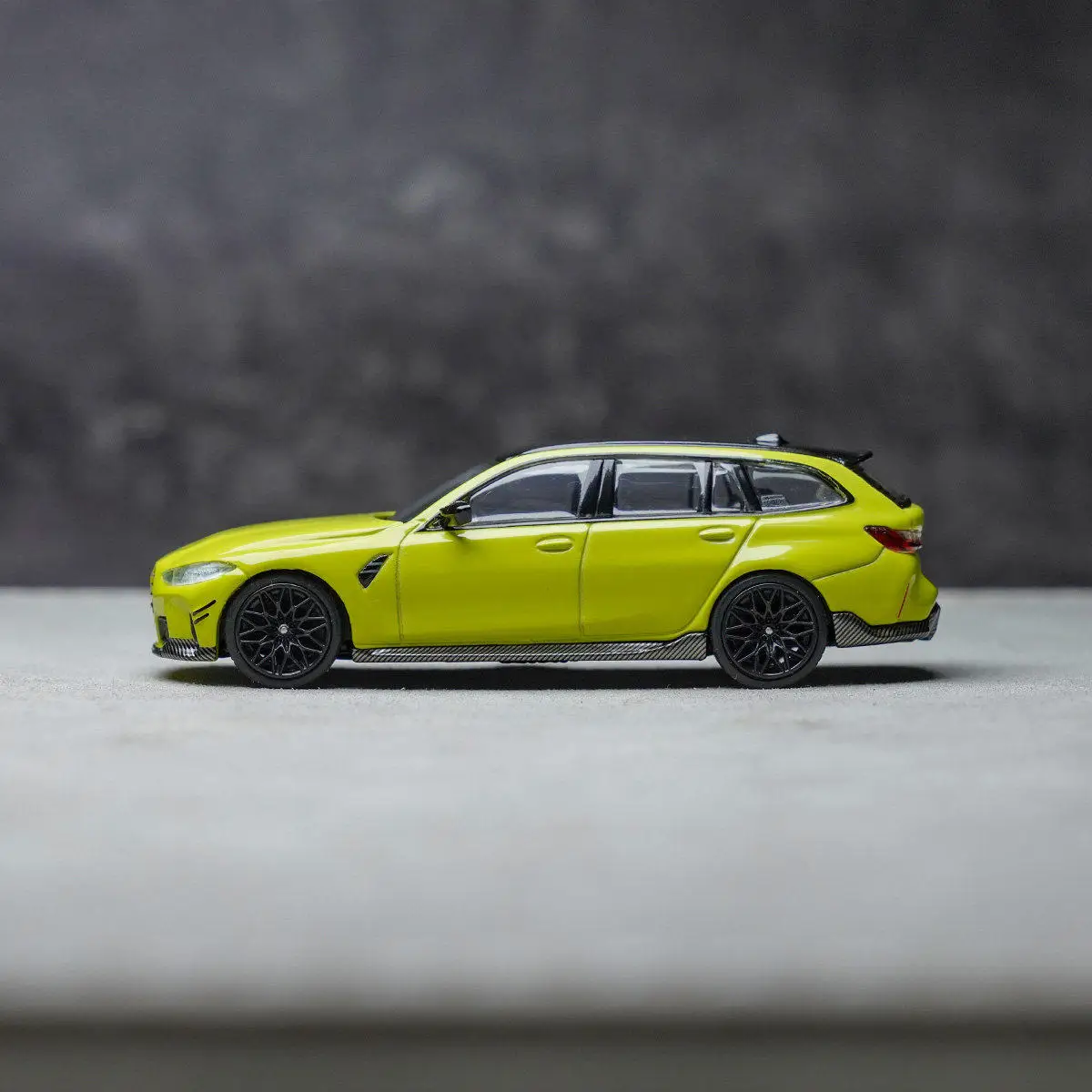 Фото Модель MINIGT в масштабе 1:64 из литого сплава # Модель автомобиля BMW M3 M Performance Touring 1102, классическая коллекционная модель, подарок для взрослых, сувенир, статическая модель для демонстрации №2
