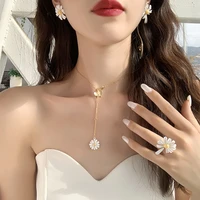 uilz 2022 new korea white daisy flowers pendant necklace metal chain choker for women jewelry wholesale cnl5036