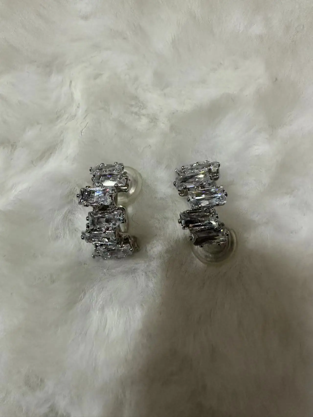 

Женские серьги из серебра 925 пробы, с фианитом